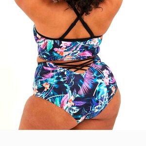 Torrid sz 1 Tropical Floral bikini bottoms EUC